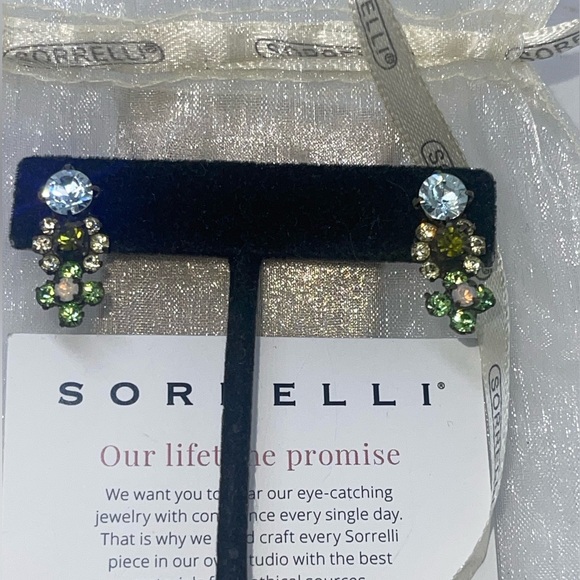 SORRELLI 🌼 Flower Multi Color Pierced Earrings made with Swarovski Crystals. - Picture 9 of 13